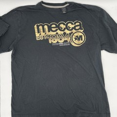 Mecca Men’s T-Shirt Black 2XL Graphic EST 1984 Gold Block Letter Fast Shipping!!