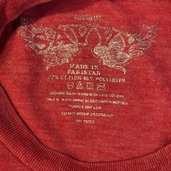 Where’s Waldo Dude I’m Right Here Graphic Tee Red Mens L Funny Shirt -432
