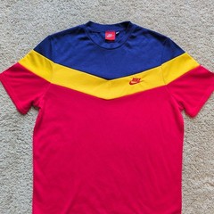 Nike T-Shirt Mens Medium Red Navy Yellow Colorblock Embroidered Logo