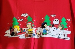 Peanuts T-Shirt Adult Medium Red Christmas Scene Winter Holiday Snoopy
