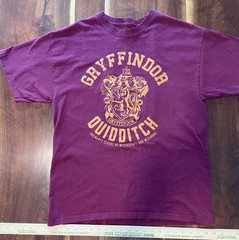 Harry Potter Gryffindor Quidditch Purple Graphic Print T-Shirt Men’s L