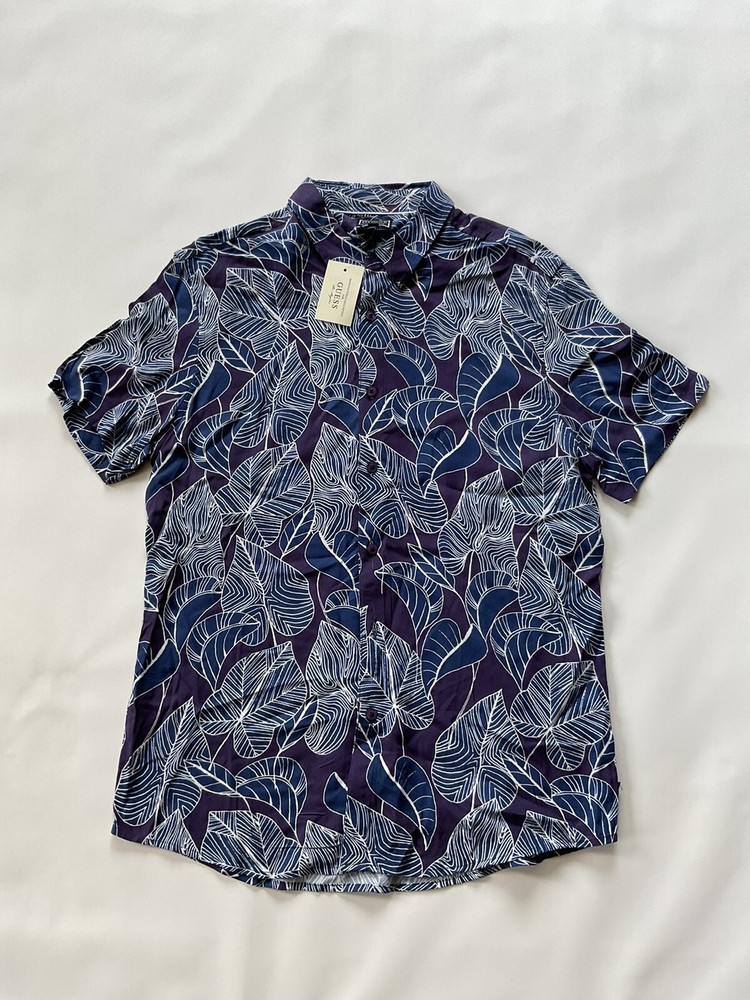 Guess Men’s Printed All Over Shirt Short Sleeves Light Weight Size M