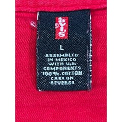 Levi’s Red Graphic T-Shirt Men’s Large Short Sleeve Cotton Crew Neck vintage