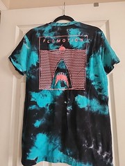 Flomotion Tie‑Dye T‑Shirt – Blue/Black – Shark- Size Medium