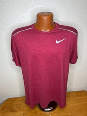 Men’s Nike Running Dri Fit Standard Fit S/S Athletic T-Shirt Medium M – Maroon