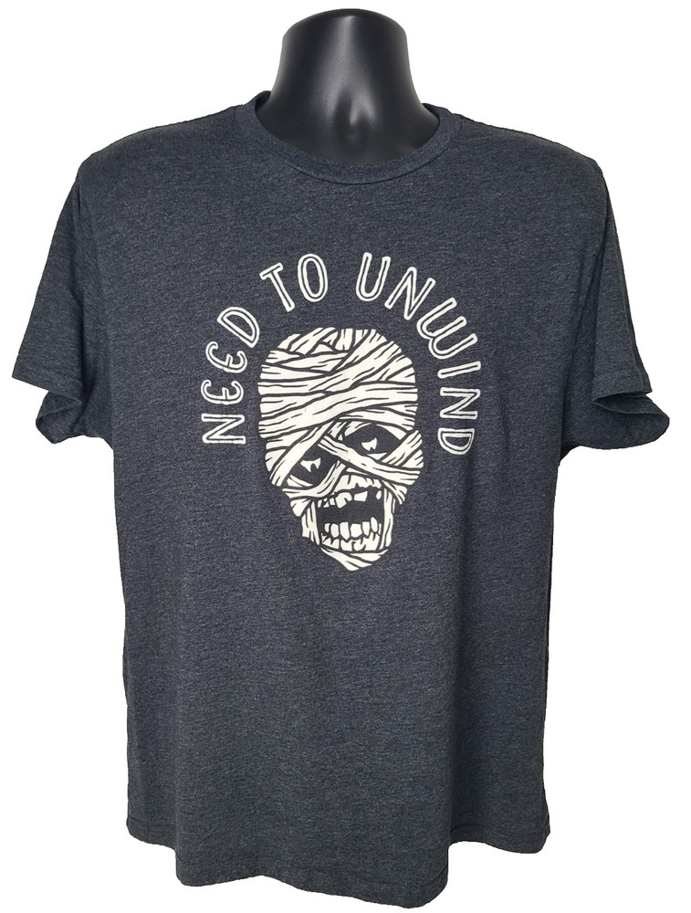WAY TO CELEBRATE HALLOWEEN Mens T-Shirt SIZE L Short Sleeve Gray Graphic Tee