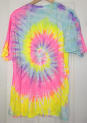Unisex 2X Tee T-shirt “Be Kind” Tie Dye Pink Yellow rainbow Short Sleeve Pride