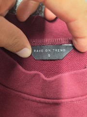 Rave On Trend Men’s Sweat Shirt Maroon Size Small Crew Neckline Ribbed Bottom