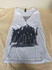 District White Round Neck T-shirt Size M – DB006
