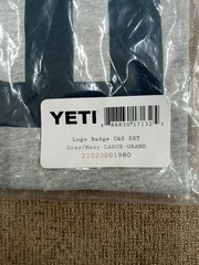 Yeti Short Sleeve T-shirt Size L Gray/Navy New FREE SHIPPING