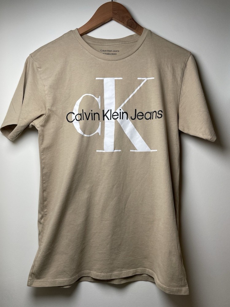 Calvin Klein Jeans boys Beige Logo T-Shirt Short Sleeve Size XL 18/20