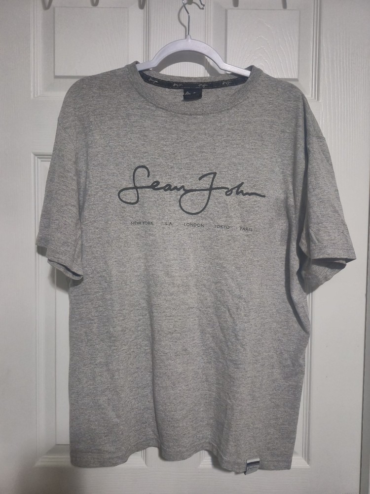 Sean John Shirt Mens medium Gray Vintage TShirt Short Sleeve Crewneck Script Y2K