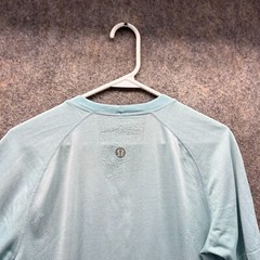 Lululemon Shirt Mens Small Baby Blue Crewneck Athletic Training Metal Vent Tech