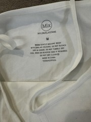 Bundle of 2 Mix seamless camisoles in classic black and white.