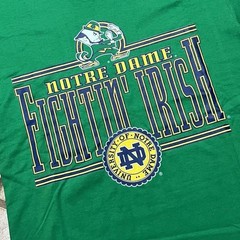Vintage 90s Nutmeg Notre Dame University College Sports Tshirt Men’s Large VTG