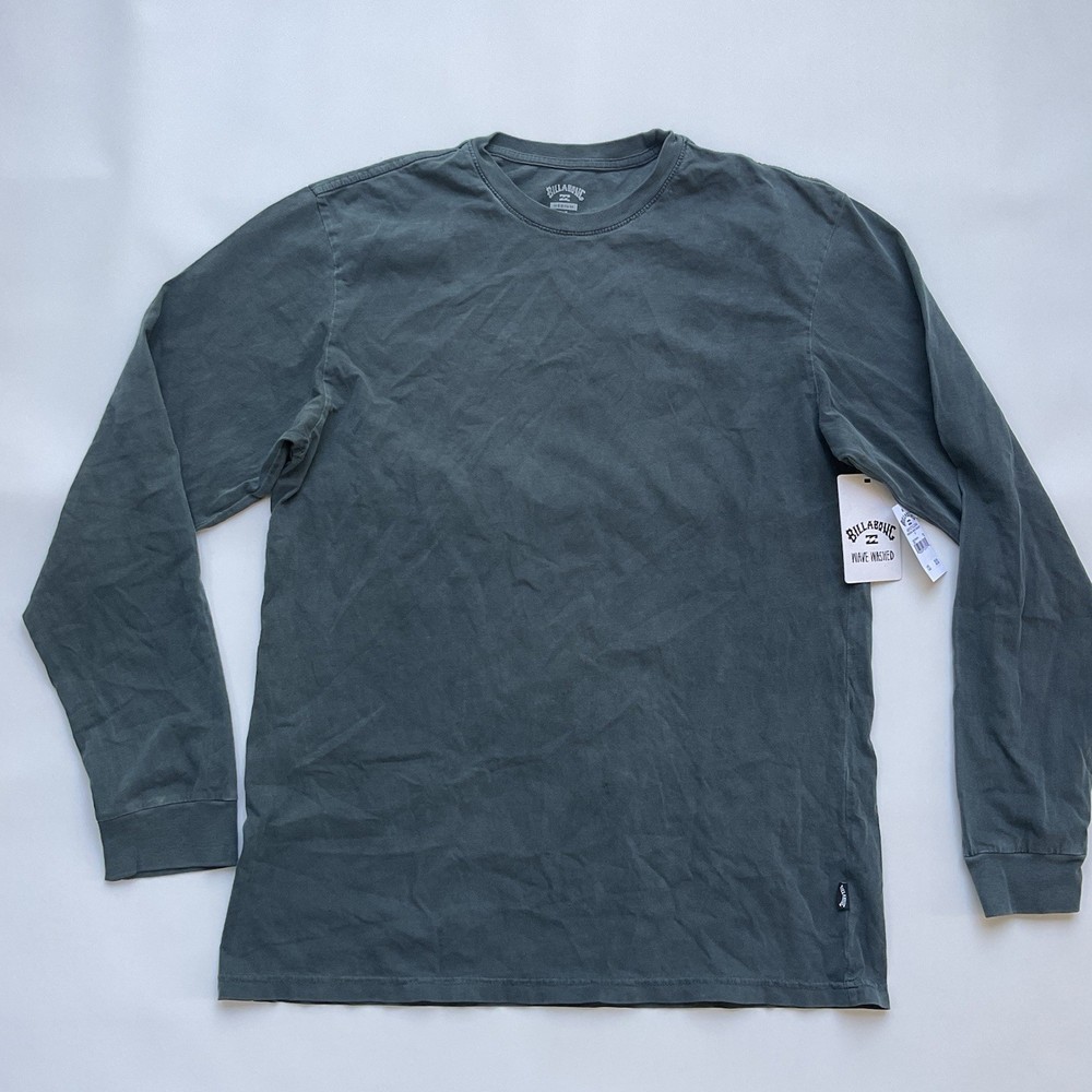 $36 Billabong Men’s Essential Wave Washed Long Sleeve T-Shirt Size M