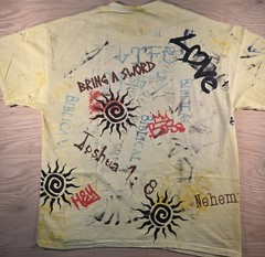 Gildan Christian Art Graphic Print T-Shirt Yellow XL Peace Symbol Jesus