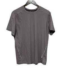 VRST Shirt Mens M Purple Performance Lightweight Breathable Stretch Gym Active