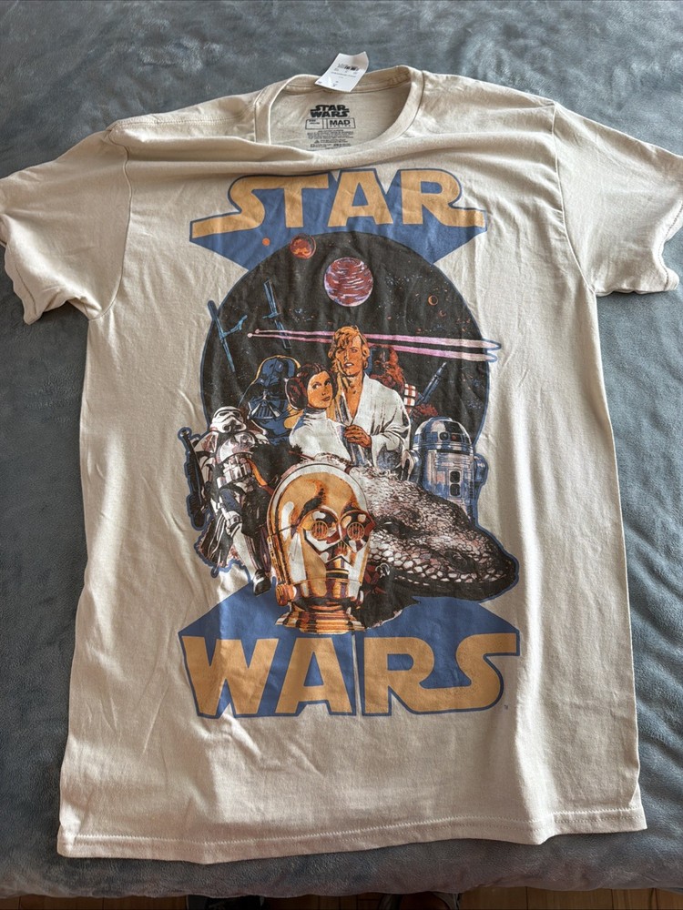 Mad Engine Mens Short Sleeved T-shirt Size Medium Star Wars Theme NWT