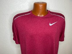 Men’s Nike Running Dri Fit Standard Fit S/S Athletic T-Shirt Medium M – Maroon