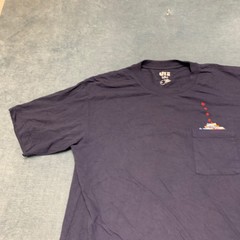 Uniqlo T-Shirt Mens Medium Navy Blue Cotton Work Graphic Casual Everyday Wear