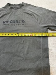 Rip Curl Men’s Large Gray Surf Ocean Beach Relaxed Fit Rashguard UPF 50+