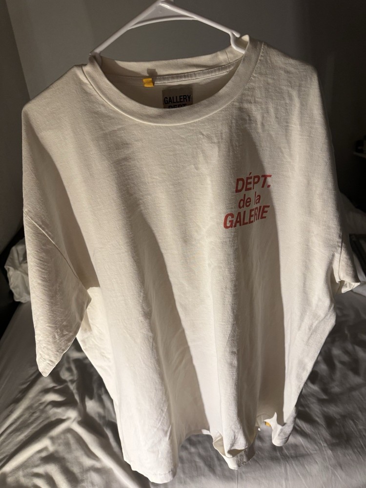 Gallery Dept. “Dept de la Galerie”Cream Tee XL