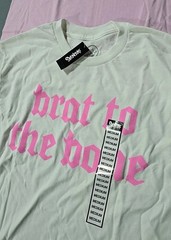 Nippy Lipstick Pink Mayhem Brat Dollcut Graphic T-Shirt Lot 4pc Medium (CC)