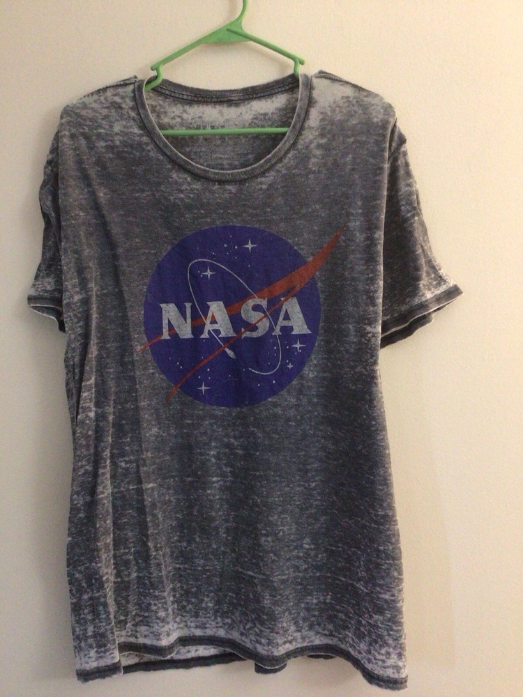 NASA Themed Graphic T-shirt Thin Soft Material Distressed Look Size Large