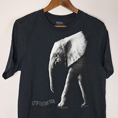 The Mountain T-Shirt Mens Large Protect Endangered Species Collection Elephant