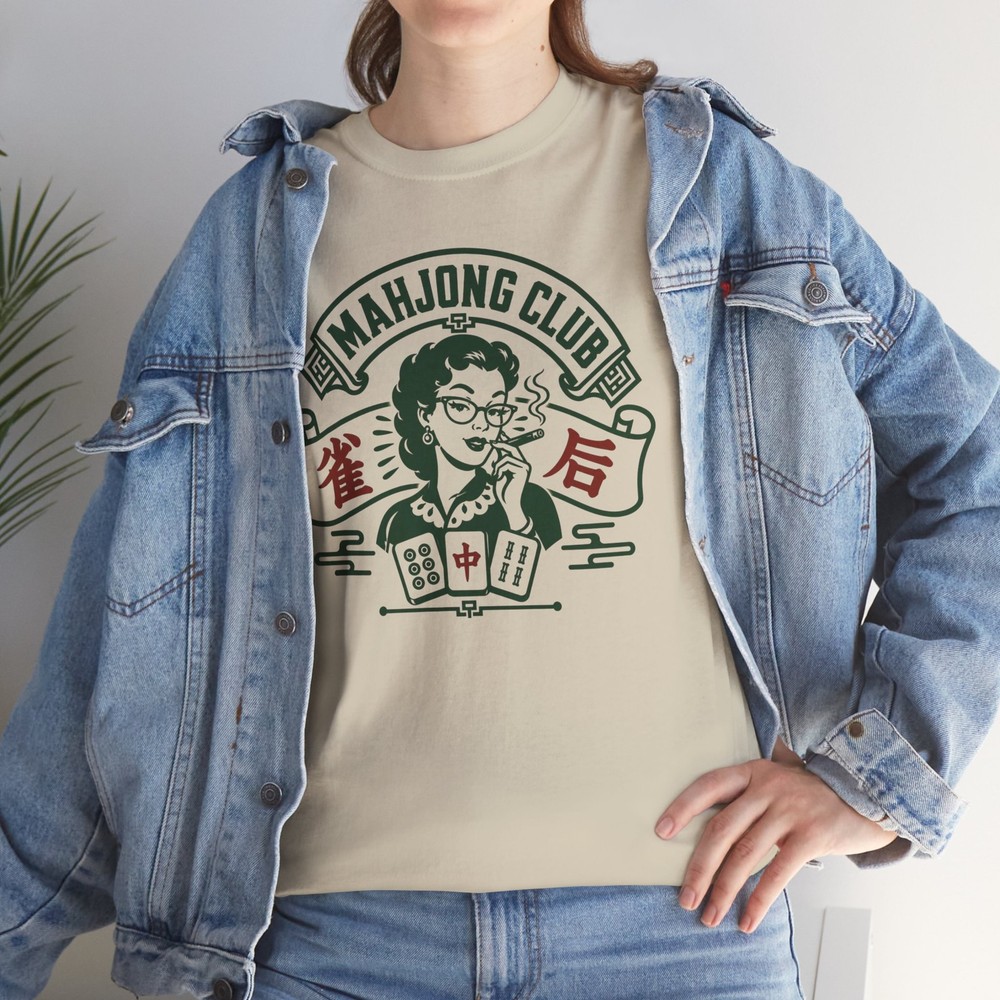 Queen of Mahjong Club Retro Player T-Shirt Vintage Design Unisex Women