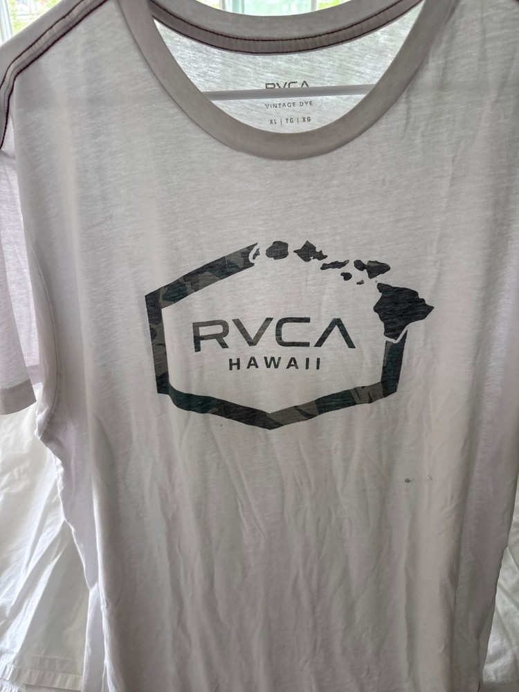vintage Men’s XL white RVCA contrast stitch Tee