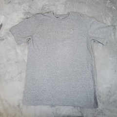 Nike Shirt Mens Medium Gray Embroidered Swoosh Logo Sportswear Activewear