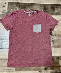 Hollister Must Have Collection Short Sleeve Men’s XS Pocket Burgundy