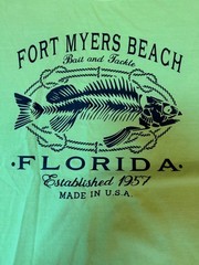 Fort Myers Bait and Tackle Skeleton Fish green t-shirt XL