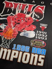 VINTAGE 90s CHICAGO BULLS BENNY THE BULL T SHIRT 4 TIME RAP TEE JORDAN RODMAN MJ