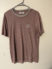 Five Four Mens Round Neck Short Sleeve T Shirt Gray and Red Stripes Size Medium