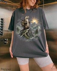 Vintage Otter Hiking Shirt Retro Mountain Nature Wildlife Adventure Unisex Tee