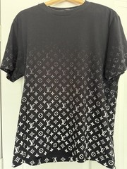 Louis Vuitton Men’s Monogram Gradient T-Shirt XL