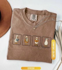 Book Lover Duck Shirt Librarian Gift Bookworm Aesthetic Graphic T-Shirt