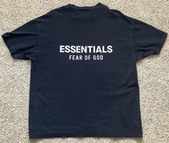 Fear of God Essentials Jet Black T-Shirt Men’s Medium Gently Used With Tags