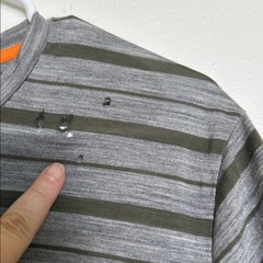 Icebreaker Wool Base Layer Crew Neck Tshirt Mens Medium Hiking Outdoors FLAWED