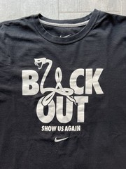 NIKE x KOBE BRYANT (2013) Limited Black Out LA Show Us Again Mamba T-Shirt XL .
