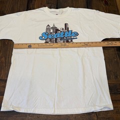 Fruit of the Loom Seattle Washington Skyline Graphic T-Shirt White Mens XL VTG