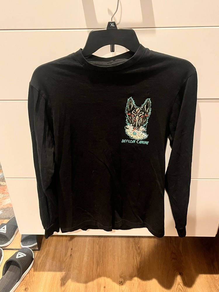 DEFCON CANINE BLACK LONG SLEEVE SHIRT MENS SIZE SMALL WOLF PRE OWNED