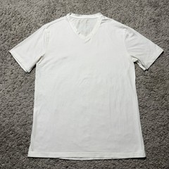 Banana Republic Essential Shirt Mens Medium White V Neck Cotton Stretch Preppy