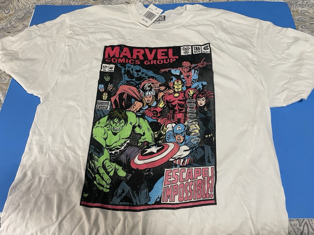 MARVEL SUPER-HEROES AVENGERS WHITE MENS T-SHIRT SIZE LARGE NWT.
