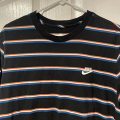 Nike Sportswear Men’s Black/Burnt Sunrise Club Men’s T-Shirt Size XL