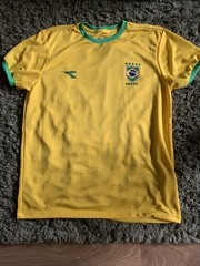BRAZIL YELLOW FOOTBALL SHIRT DIADORA SIZE MEDIUM ADULT Neymar
