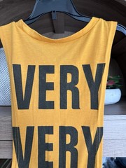 Men’s Yellow Unbranded Body Building Logo Front SzM”VERY VERY RARE”